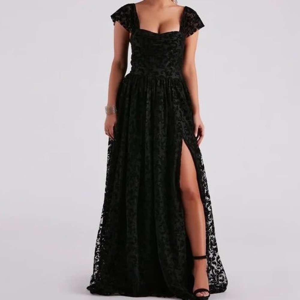 Windsor Nyra Black Flocked Velvet Formal A-Line Dress Coquette Gown Slit Gothic